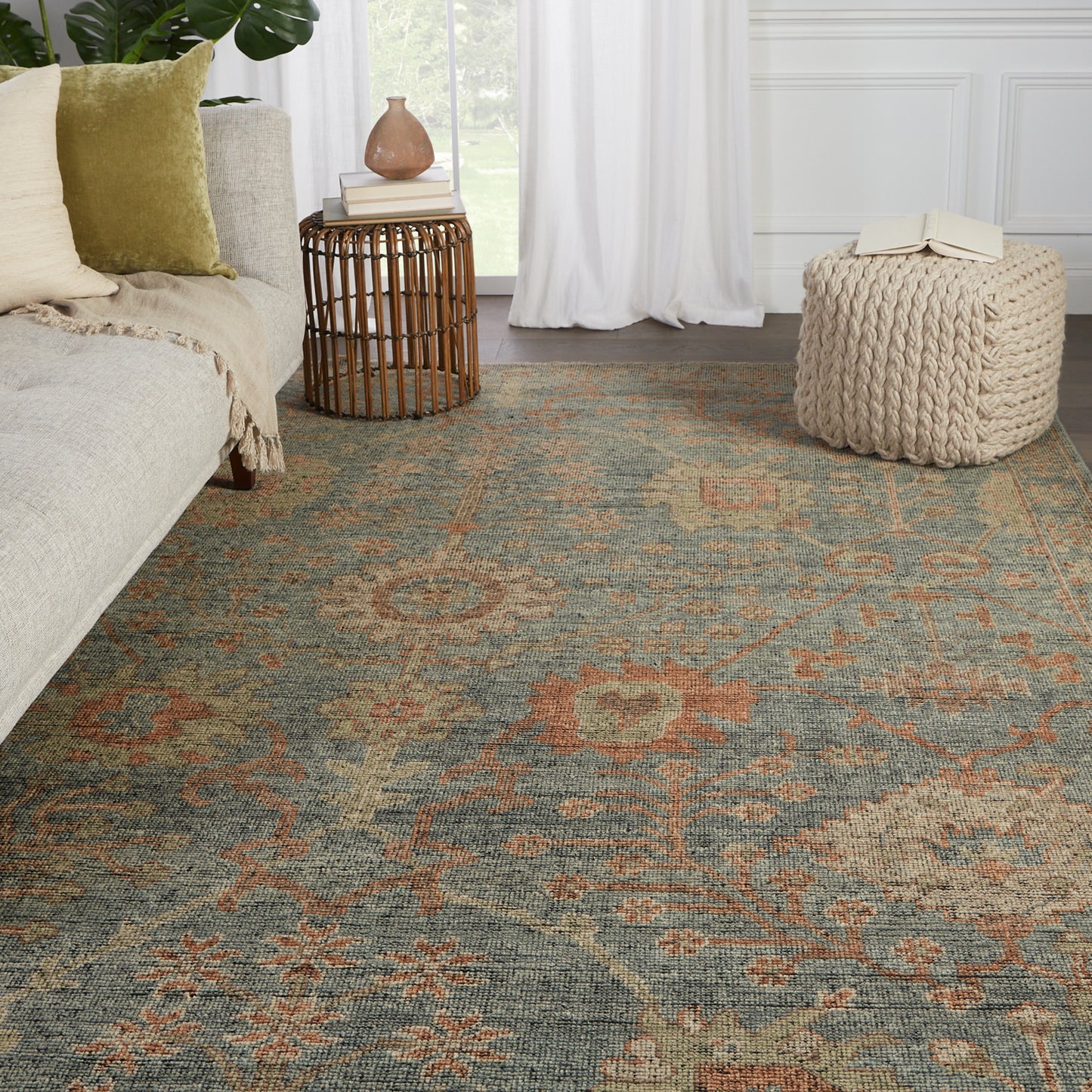 Maeli Gray/ Beige Area Rug